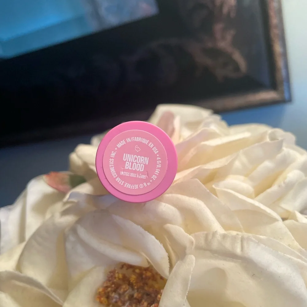 💥🆕💥JEFFREE STAR Star Cosmetic Trap Lipstick - Unicorn Blood (color)